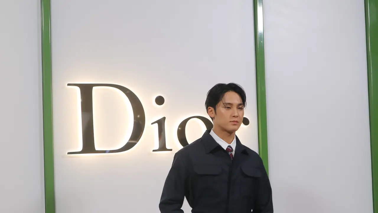 Pesona Princes Dior Mingyu SEVENTEEN di Jakarta, Penuhi Boyfriend Materials dengan Busana Semi Formal