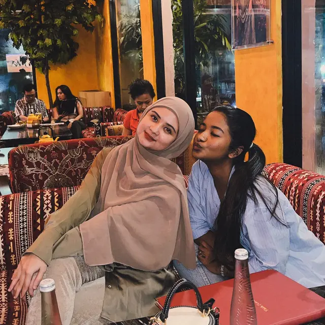 6 Potret Terbaru Alya Avivah Kakak Aliando Kini Berhijab, Pernah Main di Sinetron GGS