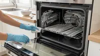 Tips Membersihkan Oven dari Cipratan Minyak dan Sisa Adonan Kue, Pakai Cara Sederhana Ini