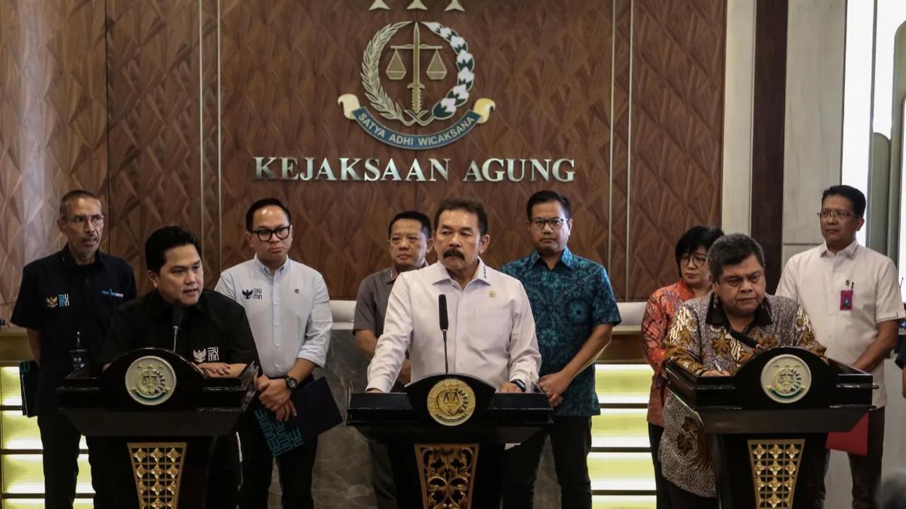 Menurut Amel, Celine sempat ragu untuk menyampaikan kasus tersangka Andi Ardiansyah kepada Jaksa Agung.&nbsp;<br>