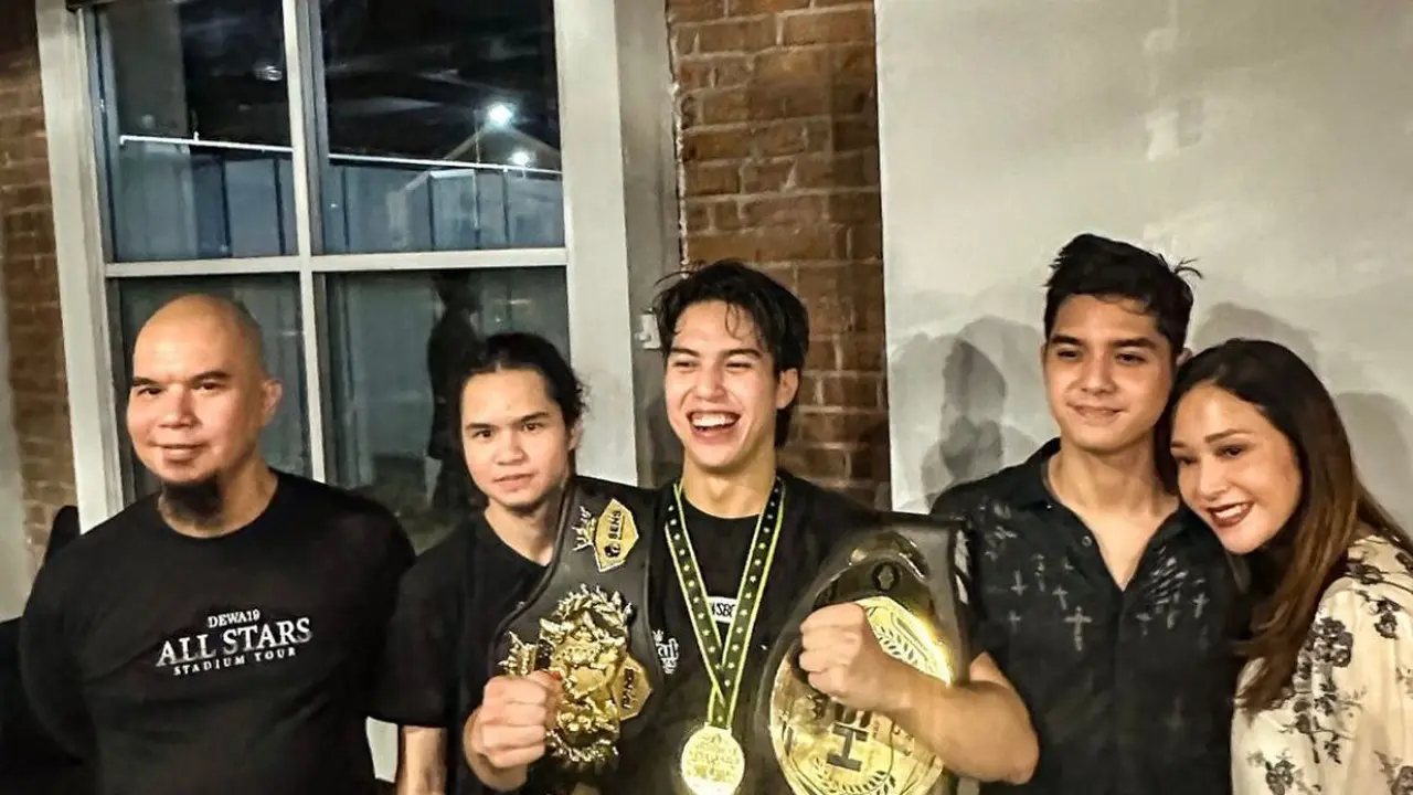 Potret El Rumi dan Keluarga (Instagram/@elelrumi)