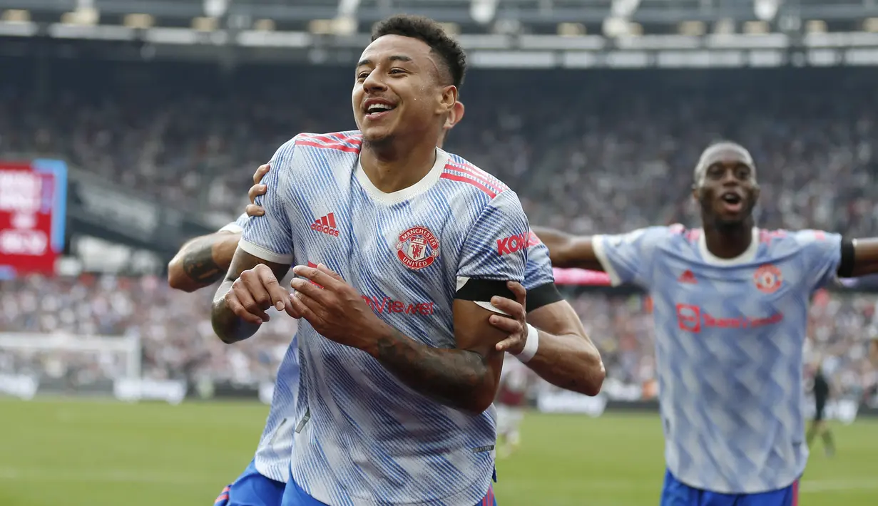 Jesse Lingard. Gelandang berusia 29 tahun ini akan habis masa kontraknya akhir musim ini usai 11 musim membela Manchester United. Sudah tak jadi pilihan utama sejak dua musim terakhir, ia tak berniat memperbarui kontraknya. Ia kini tengah diminati AC Milan, Juventus dan AS Roma. (AFP/Ian Kington)