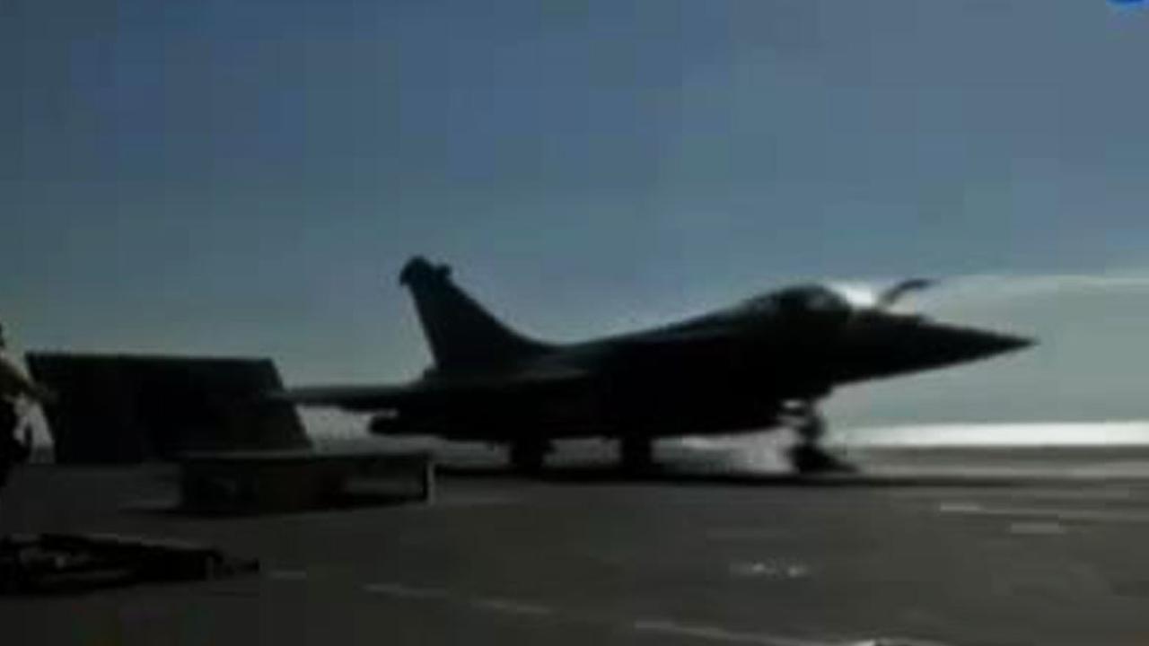 Jendela Dunia: Prancis Gempur Basis ISIS