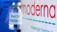 Dalam perpanjangan kerja sama yang dilakukan pada Jumat (4/12/2020), Moderna Inc sepakat menambah 4 juta dosis vaksin COVID-19 untuk Israel.(AFP/Joel Saget)