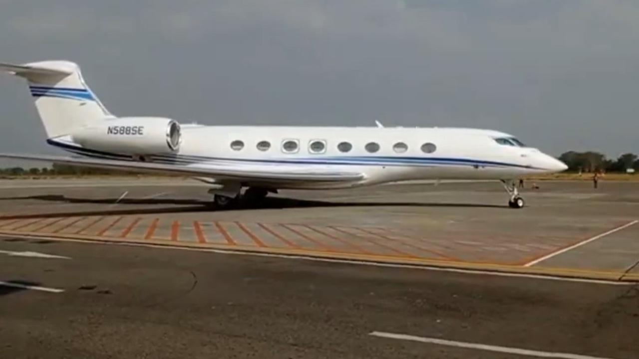 Harga Jet Ini Bisa Beli Sembako untuk 5 Juta Keluarga Miskin