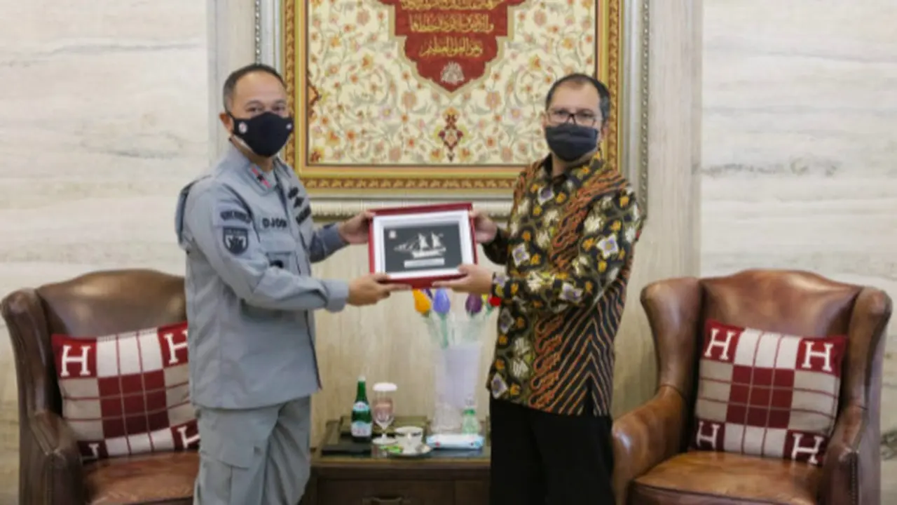 Bakamla RI saat temui Danny Pomanto (Liputan6.com)