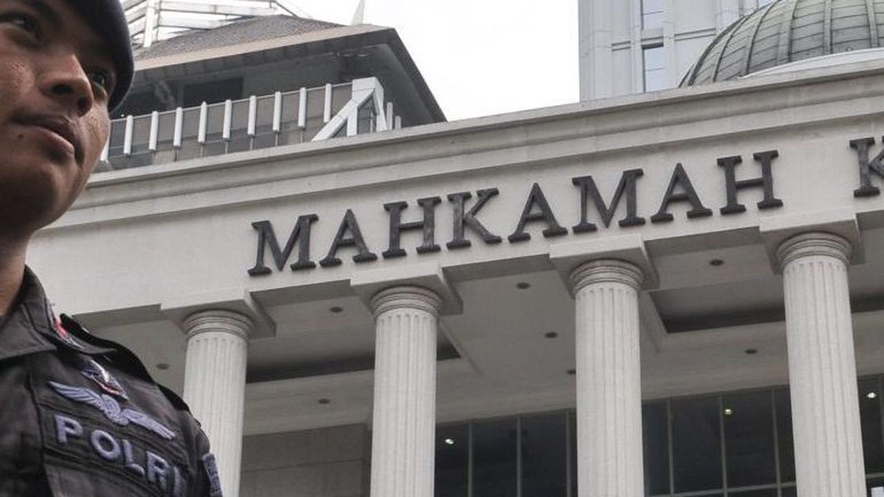 Ketua MK Suhartoyo menyampaikan, pokok permohonan pemohon beralasan menurut hukum untuk sebagian.<br>