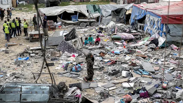 Tak Peduli Kerusakan Masif, Israel Terus Bombardir Wilayah Gaza