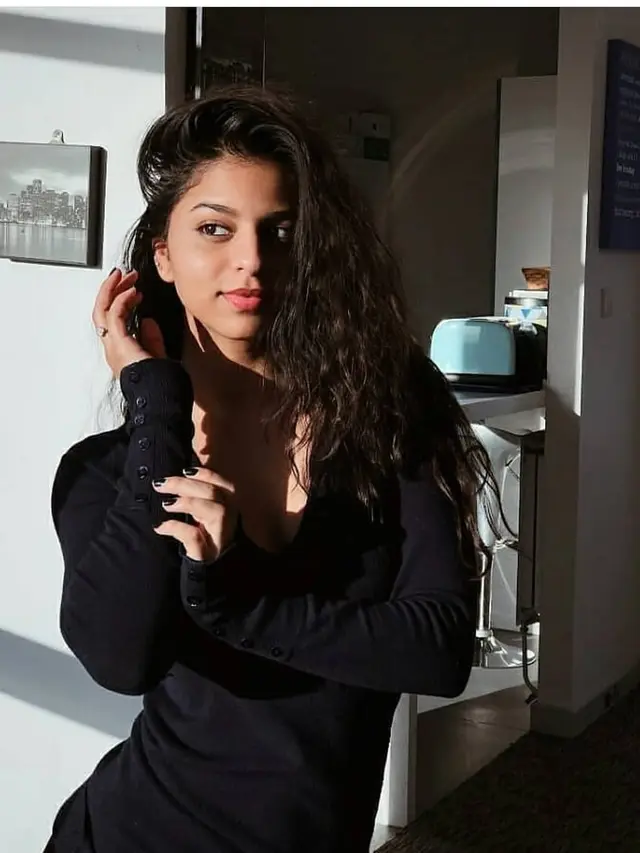 6 Pesona Suhana Khan, Putri Shahrukh Khan yang Beranjak Dewasa