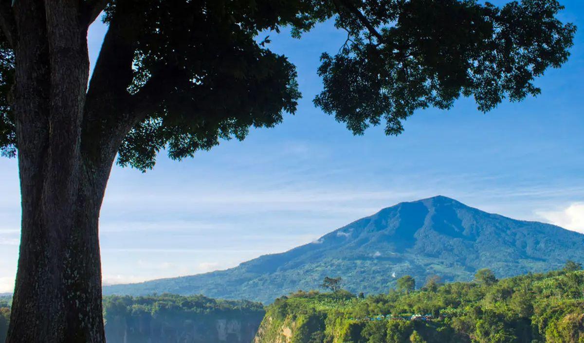 <b>Jalur yang Licin dan Terjal</b>