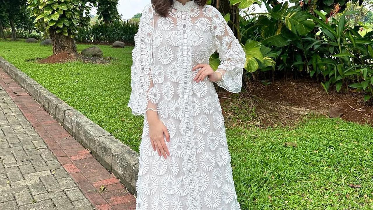 Potret Syifa Hadju Kenakan Long Dress (credit: instagram/syifahadju)