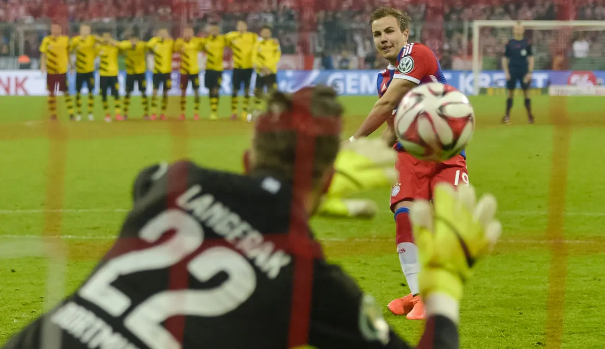 Selama berseragam Munchen kurang lebih tiga tahun, Gotze menyumbangkan 36 gol dari 114 laga. Ia pun berhasil membantu Munchen meraih tiga gelar Bundesliga, satu Piala Super Eropa, dan satu Piala Dunia AntarKlub. (Foto: AFP/Guenter Schiffmann)