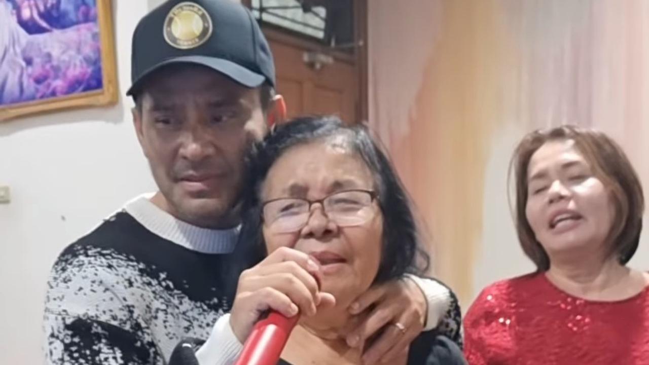 Momen Keseruan Judika saat Merayakan Ulang Tahun sang Ibu ke-78 Tahun, Nyanyi Bareng