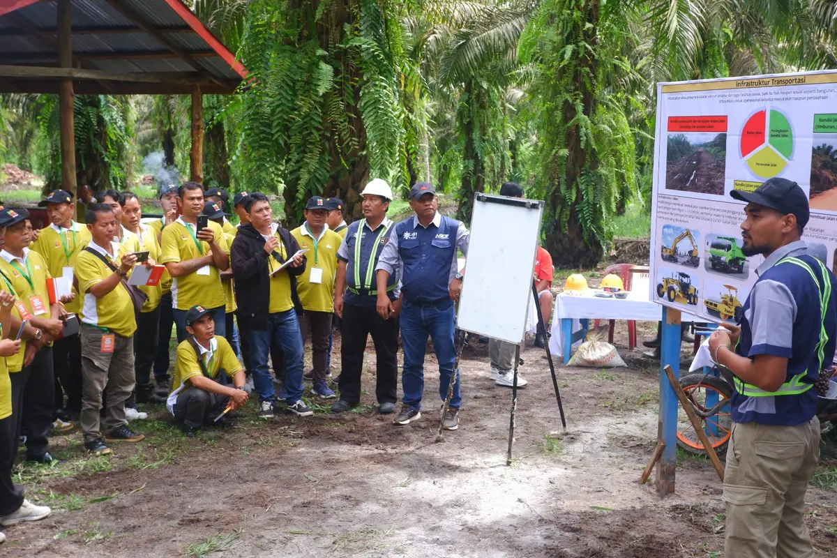 Petani sawit belajar di Landak, Kalbar. (Foto: Liputan6.com/Aceng Mukaram)