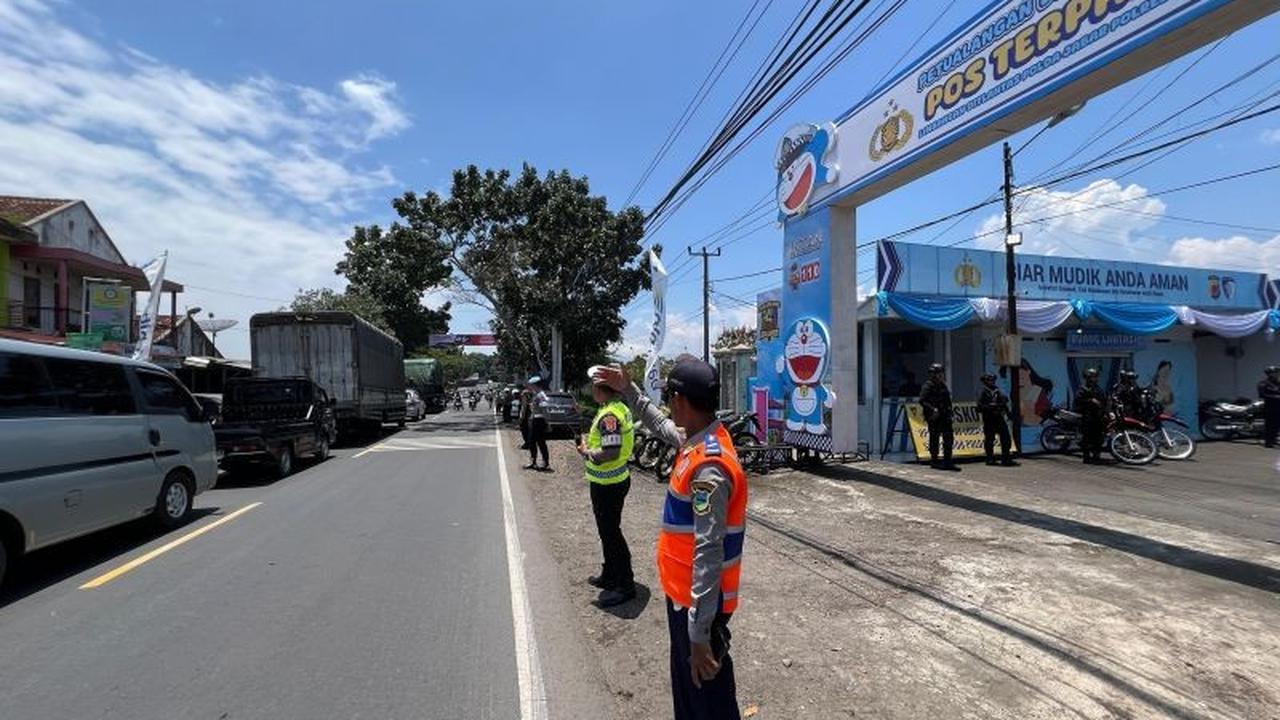 Polres Garut Terapkan Rekayasa Lalu Lintas Satu Arah Urai Kepadatan Bandung-Tasikmalaya