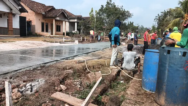Warga Lampung Timur patungan Rp 1,92 miliar bangun jalan secara mandiri