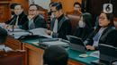 Terdakwa kasus pembunuhan Brigadir Nopriansyah Yosua Hutabarat atau Brigadir J, Putri Candrawathi (kedua kanan) menjalani sidang lanjutan di PN Jakarta Selatan, Selasa (29/11/2022). JPU menghadirkan sembilan saksi dalam persidangan pekan ketujuh kasus pembunuhan Brigadir J dengan terdakwa Ferdy Sambo dan Putri Candrawathi. (Liputan6.com/Faizal Fanani)