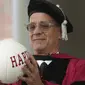 Tom Hanks dapat gelar kehormatan dari Harvard. (AP Photo/Steven Senne)