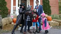PM Kanada Justin Trudeau mengenakan kostum Superman saat merayakan Halloween bersama dengan keluarganya. (Instagram/@justinpjtrudeau)