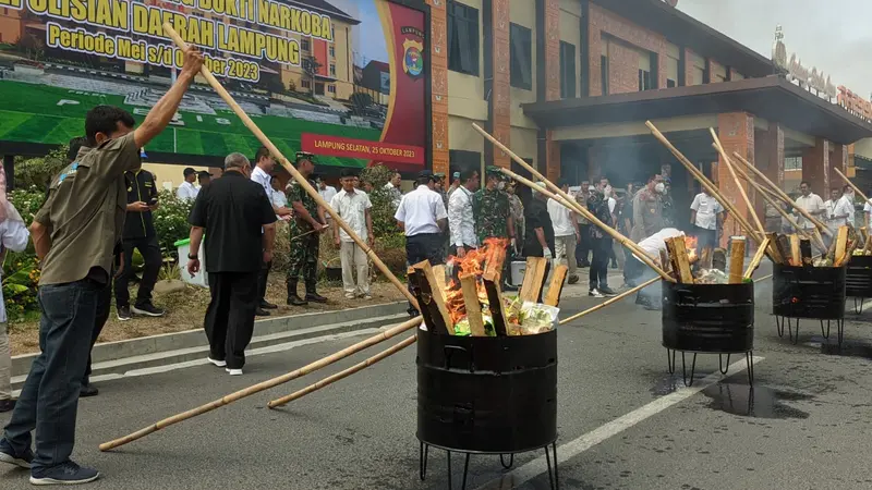 Pemusnahan barang bukti narkotika dengan cara dibakar