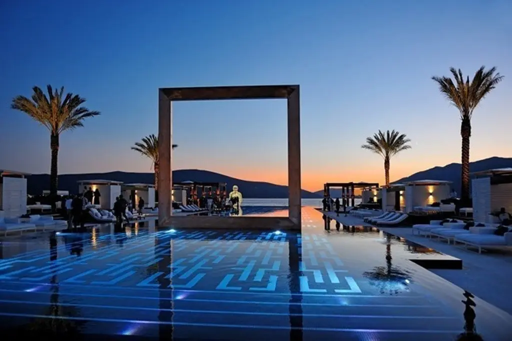Purobeach Porto Montenegro, Montenegro. (Sumber foto: lifebuzz.com)