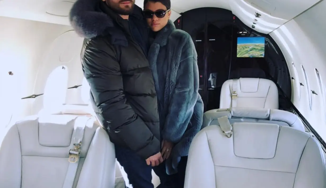 Berpacaran dengan seorang pria yang sudah miliki tiga anak bukanlah sebuah hal yang mudah. (instagram/letthelordbewithyou)