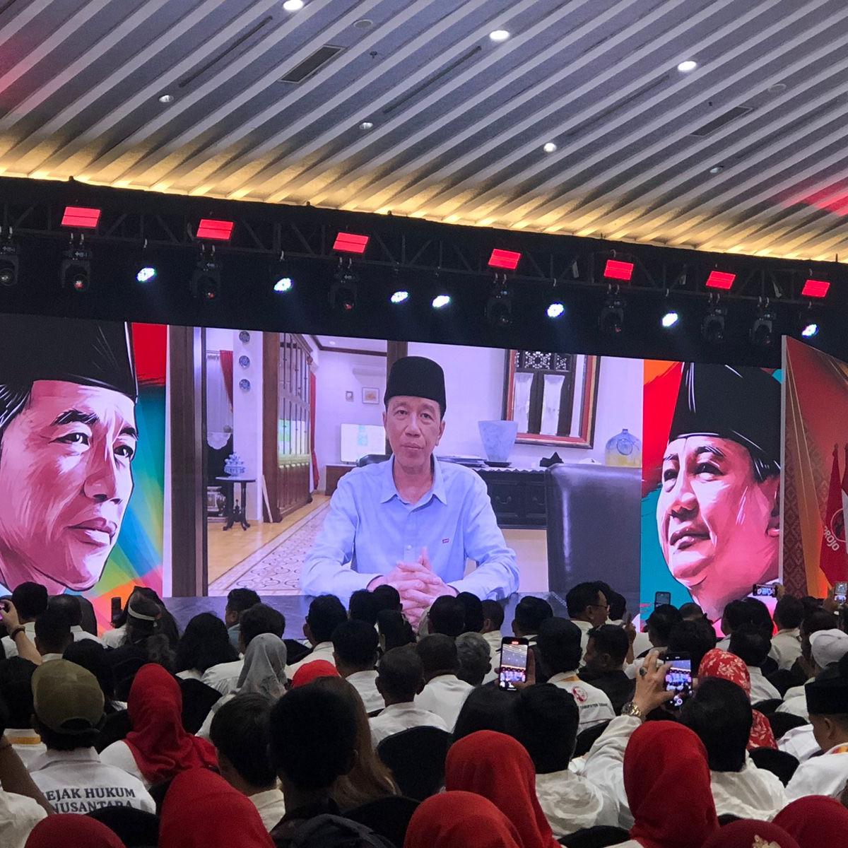 Rekaman video Jokowi yang ditayangkan pada Kongres ke-III Relawan Projo.
