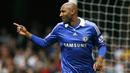 Nicolas Anelka, selama empat musim dirinya berseragam Chelsea sebelum akhirnya pindah ke Liga China. Striker asal Prancis ini berhasil mempersembahkan The Blues gelar Liga Inggris dan Liga Champions. (AFP/Glyn Kirk)