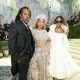 Keduanya berhasil jadi spotlight di Met Gala 2026. (Foto: AFP/DOK)