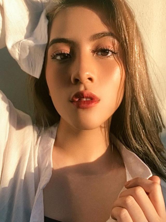 Pemotretan Adhisty Zara Ini Curi Perhatian, Dianggap Bak Boneka