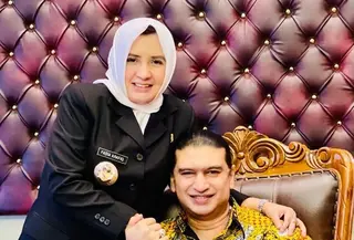Jarang Tersorot, Ini 7 Potret Pedangdut Lawas Ashraff dan Istri Seorang Pejabat (Sumber: Instagram/ashraff_abu)