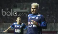 Pemain AremaFC, Christian Gonzales merayakan gol ke gawang PBFC pada laga Final Piala Presiden 2017 di Stadion Pakansari, Bogor, Minggu (12/3/2017). (Bola.com/Vitalis Yogi Trisna)