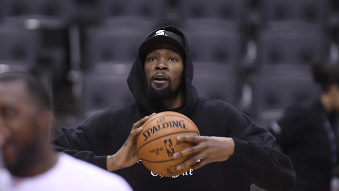 Bintang Golden State Warriors, Kevin Durant kembali mengalami cedera.  (AP)