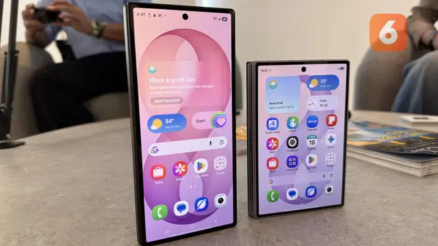 Samsung Galaxy Z Fold8 dan Galaxy Z Fold8 Ultra. Liputan6.com/Iskandar
