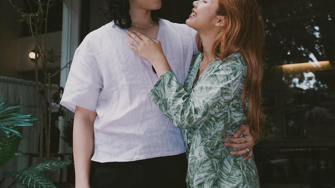 Potret Kompak Vidi Aldiano-Sheila Dara dan Nadin Amizah-Faishal Tanjung dengan Outfit Couple yang Kece Badai