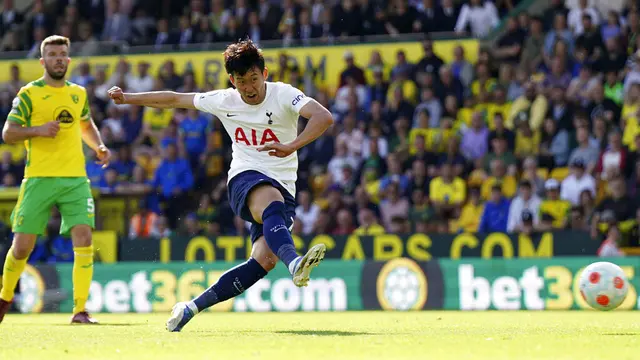 Foto: Son Heung-min Cetak Sejarah Jadi Pemain Asia Pertama yang Berhasil Meraih Sepatu Emas Liga Inggris