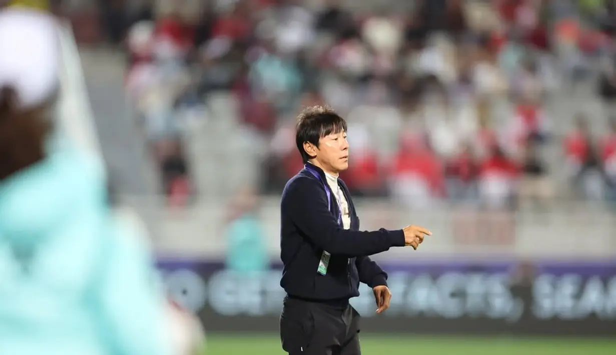 Kini, momen-momen itu hanya tinggal kenangan Shin Tae Yong bersama Timnas Indonesia. Pemecatannya menjadi babak akhir yang meninggalkan banyak cerita bagi para pecinta sepak bola Tanah Air. Sosoknya yang penuh semangat akan selalu diingat, meski kini Timnas Indonesia harus melangkah ke era baru tanpa dirinya. . (Liputan6.com/IG/@shintaeyong7777)