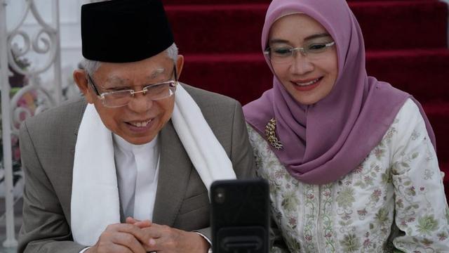 Presiden Jokowi Bersilaturahmi dengan Wapres Ma'ruf secara Daring