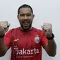 Pemain Persija Jakarta, Andritany Ardhiyasa, berpose di Kantor KLY, Gondangdia, Jumat (26/6/2020). Andritany berhasil menjadi juara BOLA Esports Challenge setelah mengalahkan Rizky Darmawan dengan skor 8-0. (Bola.com/M Iqbal Ichsan)