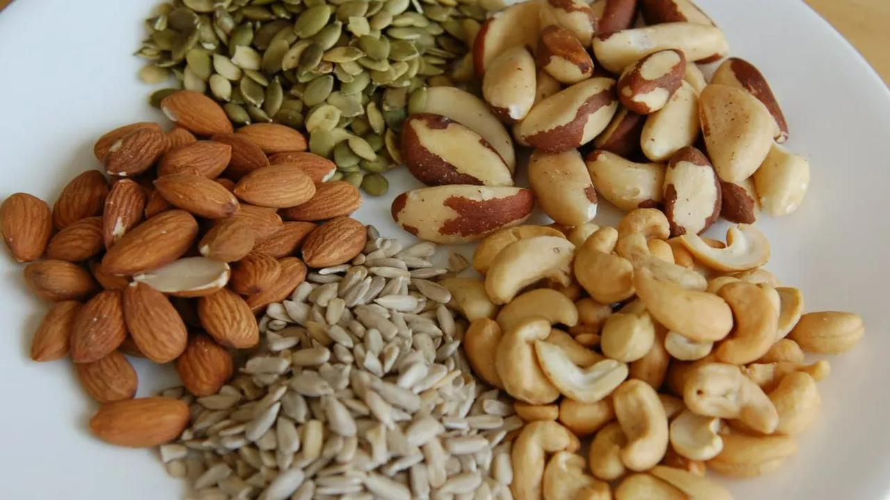 Kacang-kacangan dan biji-bijian mengandung serat yang tinggi.