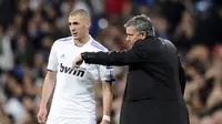 Karim Benzema - Striker Prancis ini menjadi andalan Mourinho saat menukangi Real Madrid  periode 2010-2013. Kerjasama keduanya berhasil meraih gelar Copa Del Rey (2011) dan gelar La Liga Spanyol (2012). (AFP/Pierre-Philippe Marcou)