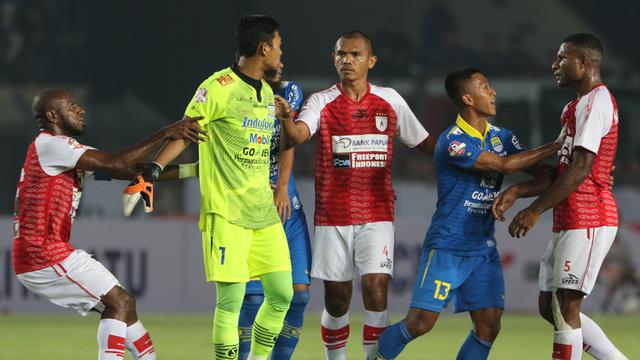 Persib Bandung Vs Persipura Jayapura