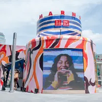 UNIQLO X Marni kembali berkolaborasi dengan warna-warni khas 1960an (UNIQLO)