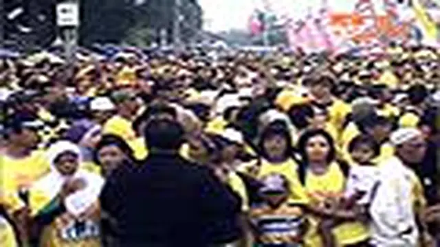 Jalan Sehat Karnaval SCTV di Yogyakarta Meriah