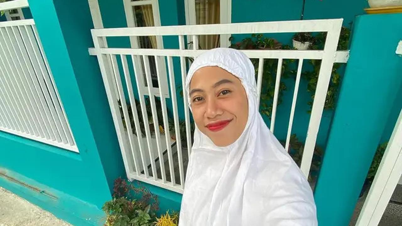 7 Potret Megawati Hangestri Bersama Keluarga di Jember, Pilih Jaga Ibu