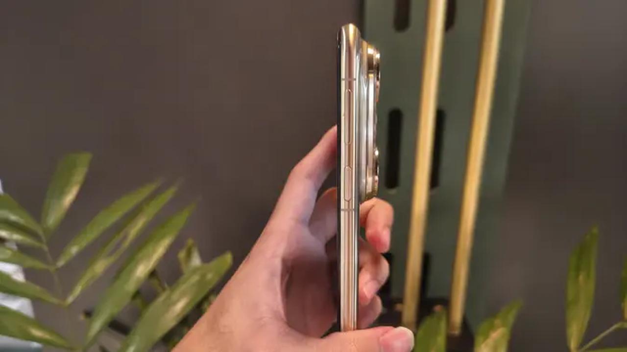 Tampak sisi kanan Huawei Pura 80 Ultra.(Liputan6.com/ Anka Fergy Agustian)