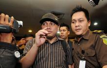 Di Gunung Sindur, Gayus dijaga tiga lapis oleh Polisi dan TNI