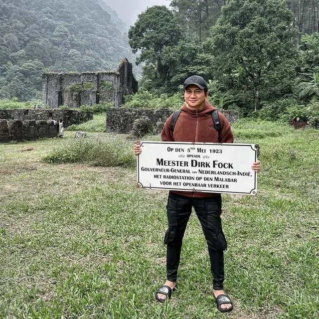 9 Artis Ini Pernah Menjadi Guru Sebelum Terkenal, Jasanya Tak Terlupakan