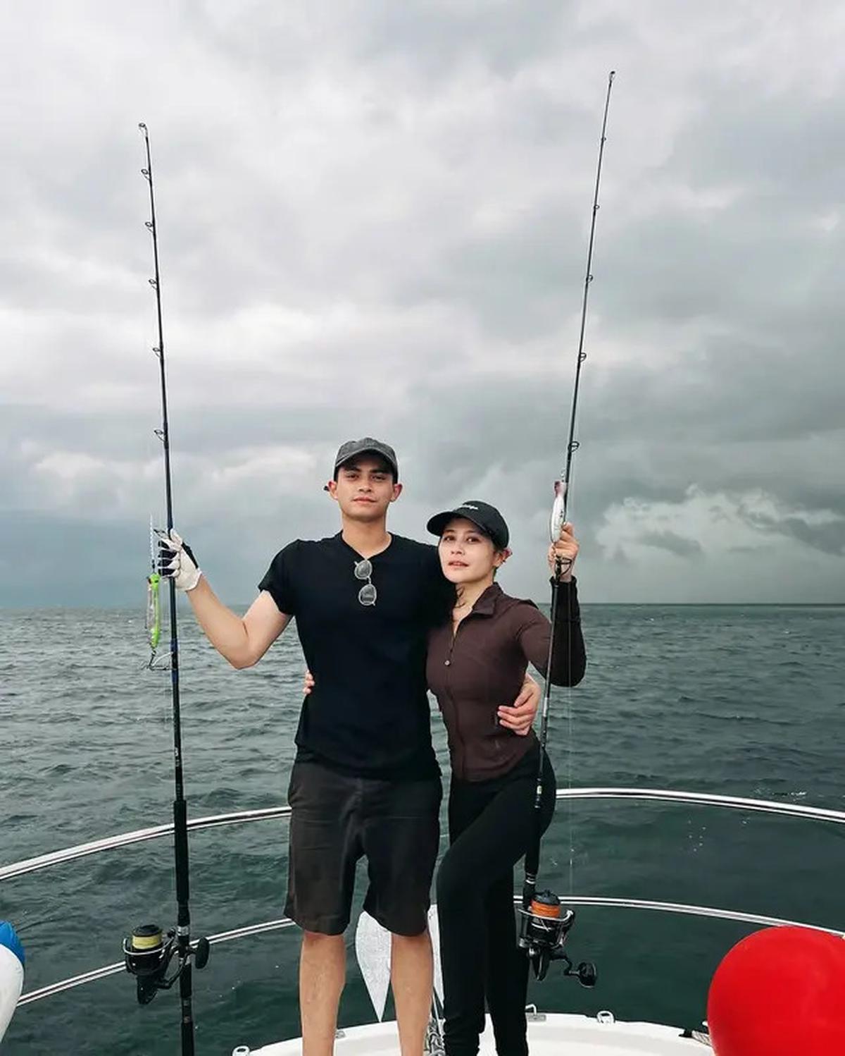 7 Momen Prilly Latuconsina dan Kekasih Mancing Bareng, Omara Dilatih Sabar