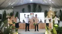 Tiga pasangan calon Gubernur dan Wakil Gubernur Sulut saat pencabutan nomor urut di KPU Sulut.